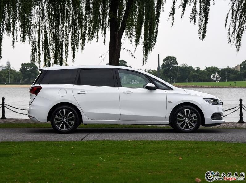 別克GL6車型 外觀圖